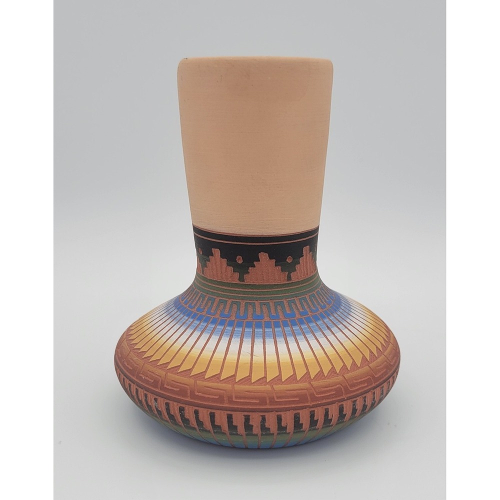 Navajo Native American Dine Sm Etched Pottery Vase Signed M E. 2005 Tribal Art